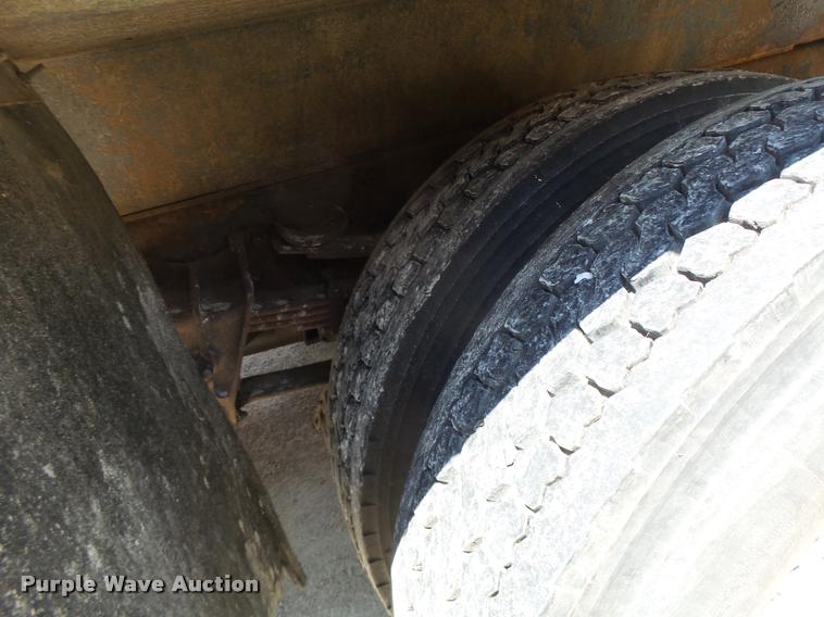 image for item DA3494 2000 International 4900 dump truck