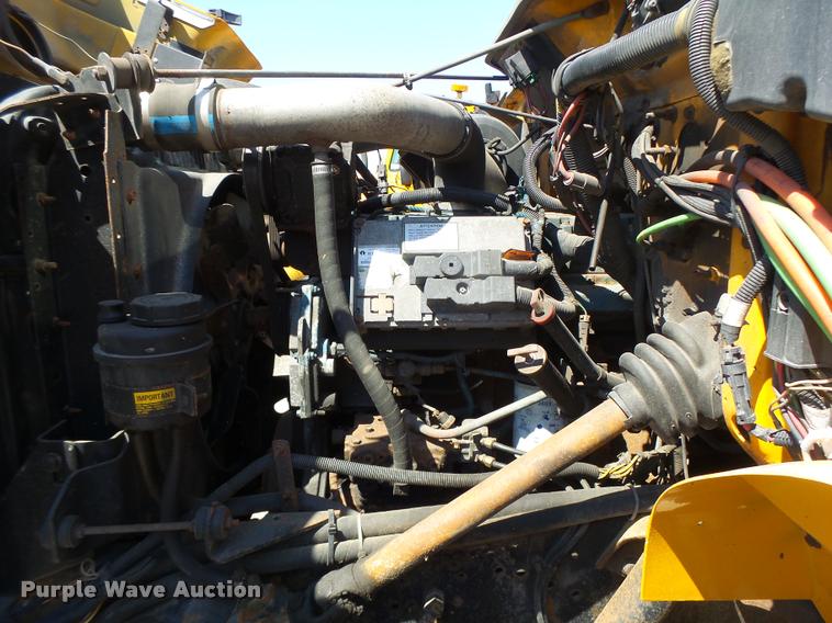 image for item DA3494 2000 International 4900 dump truck