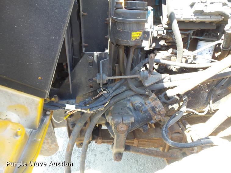 image for item DA3494 2000 International 4900 dump truck