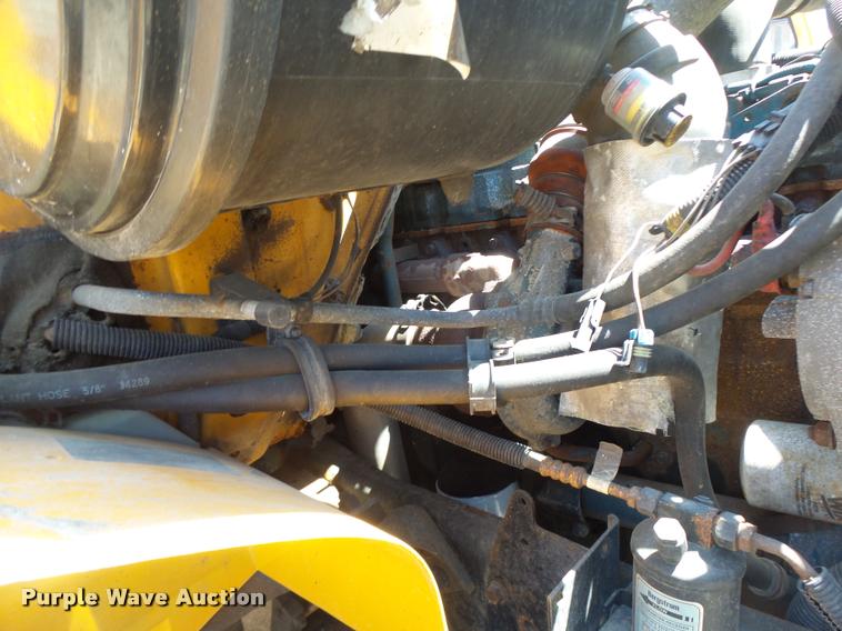 image for item DA3494 2000 International 4900 dump truck