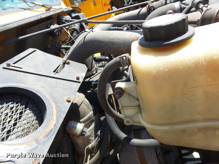 image for item DA3494 2000 International 4900 dump truck