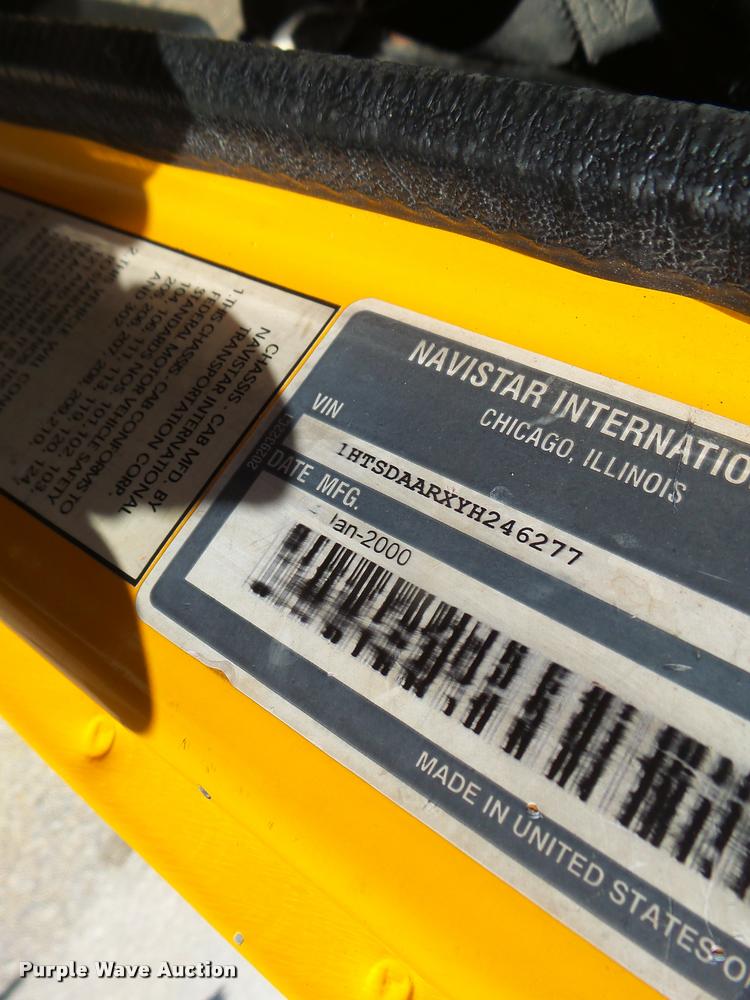 image for item DA3494 2000 International 4900 dump truck