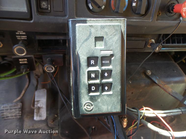 image for item DA3494 2000 International 4900 dump truck