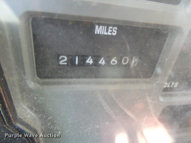 image for item DA3494 2000 International 4900 dump truck