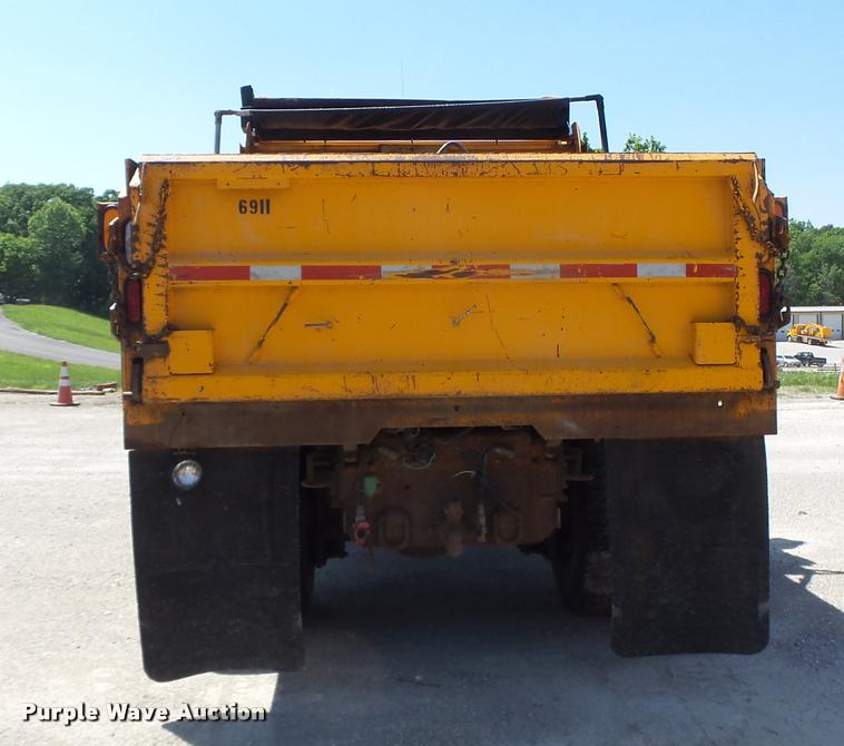 image for item DA3495 2002 International 4900 dump truck