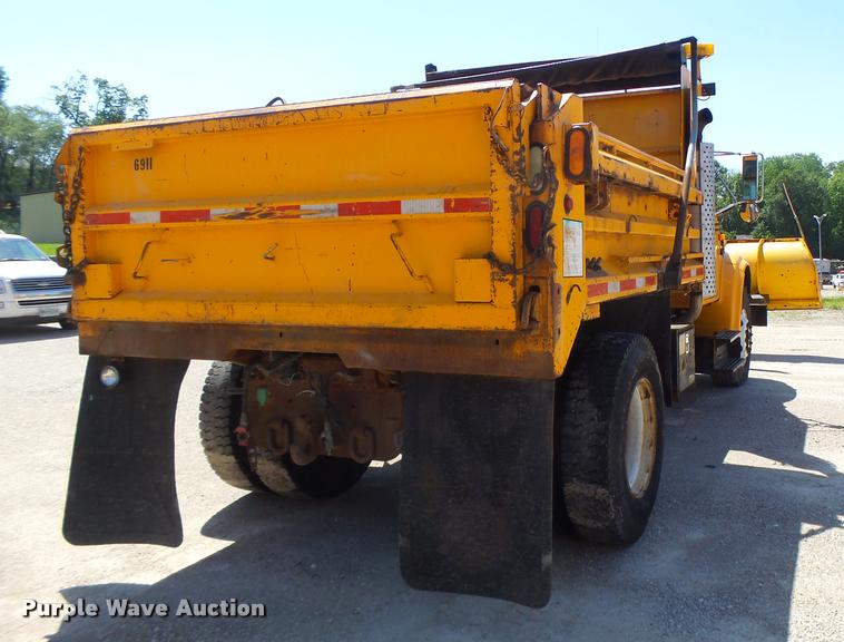image for item DA3495 2002 International 4900 dump truck