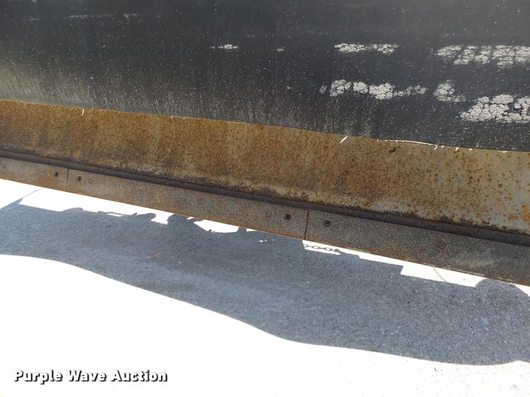 image for item DA3495 2002 International 4900 dump truck