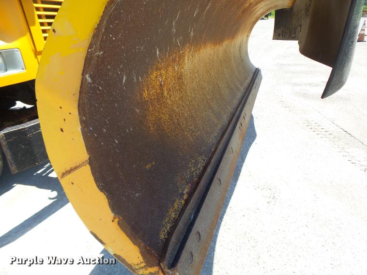 image for item DA3495 2002 International 4900 dump truck