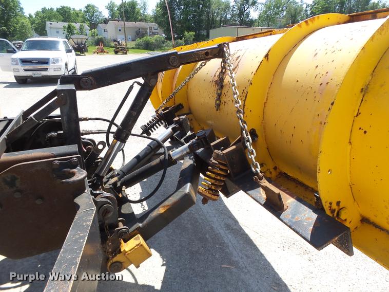 image for item DA3495 2002 International 4900 dump truck