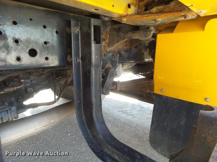 image for item DA3495 2002 International 4900 dump truck