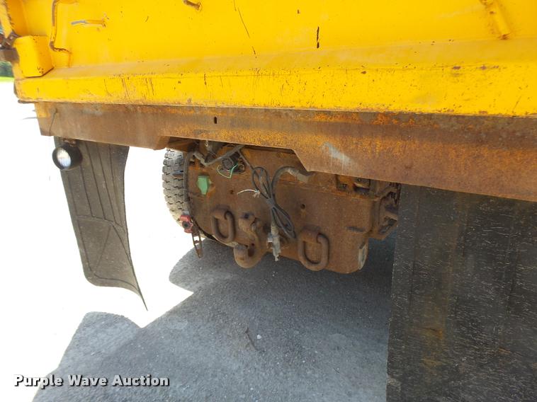 image for item DA3495 2002 International 4900 dump truck