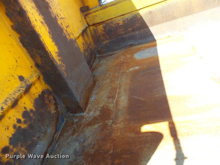 image for item DA3495 2002 International 4900 dump truck