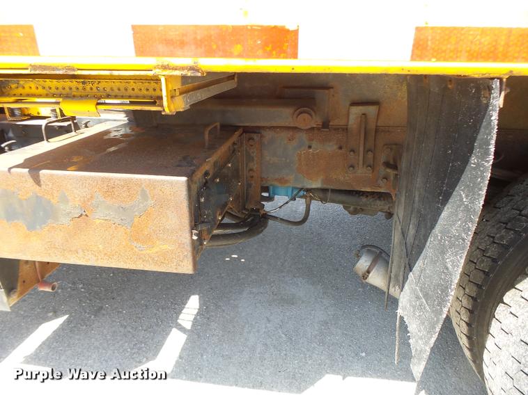 image for item DA3495 2002 International 4900 dump truck