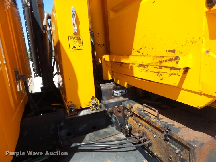 image for item DA3495 2002 International 4900 dump truck