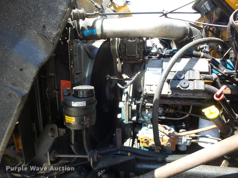 image for item DA3495 2002 International 4900 dump truck