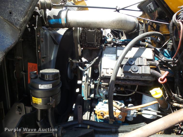 image for item DA3495 2002 International 4900 dump truck