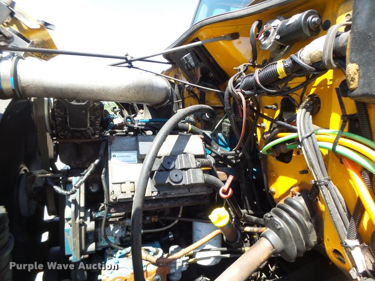 image for item DA3495 2002 International 4900 dump truck