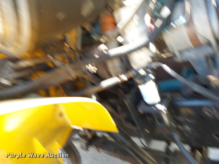 image for item DA3495 2002 International 4900 dump truck