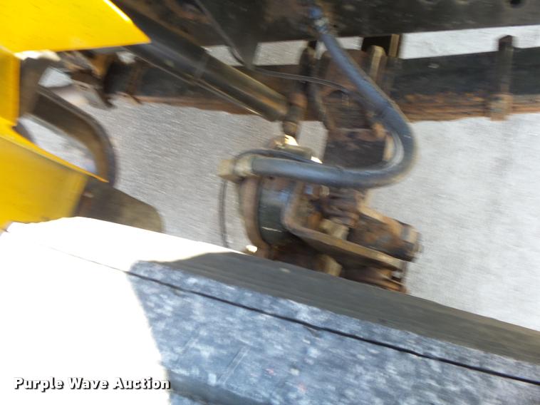 image for item DA3495 2002 International 4900 dump truck