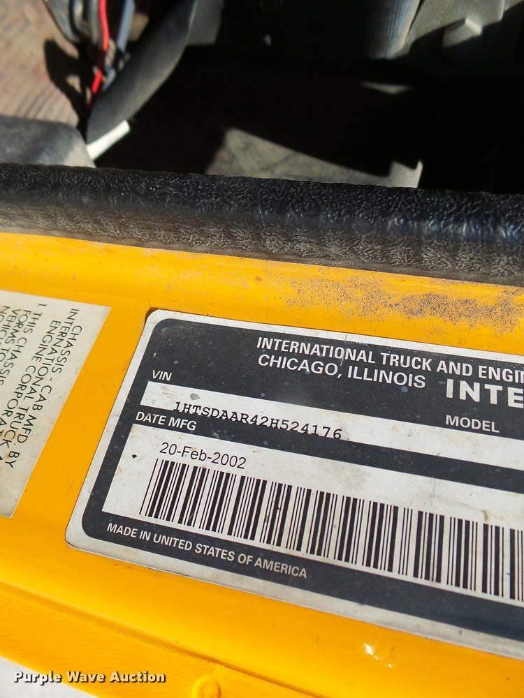 image for item DA3495 2002 International 4900 dump truck