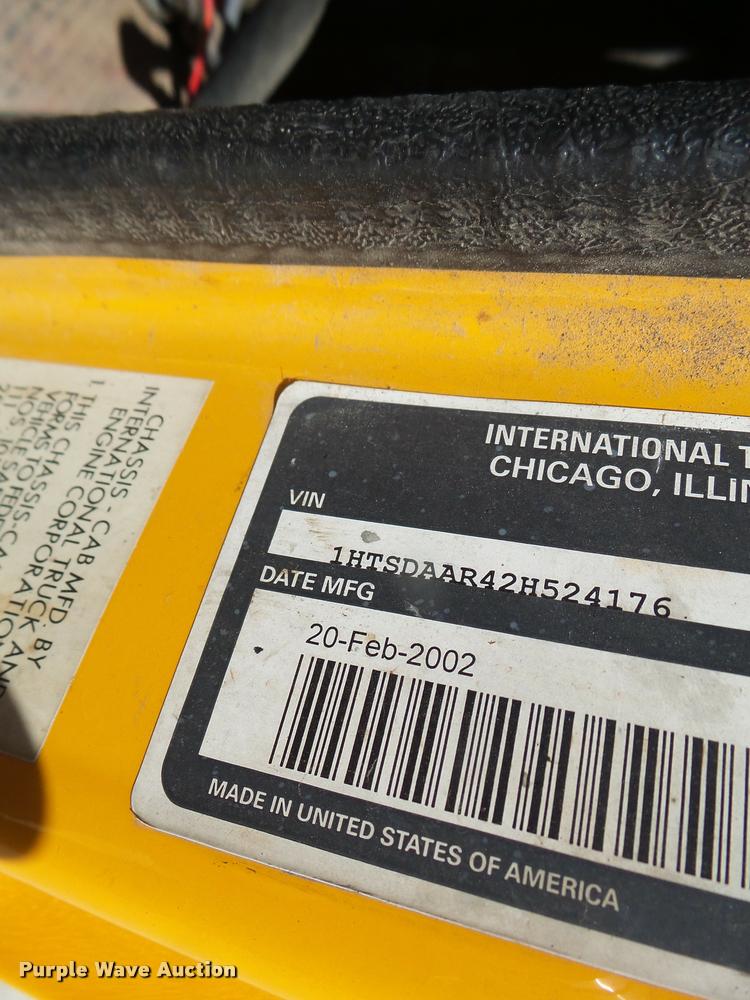 image for item DA3495 2002 International 4900 dump truck