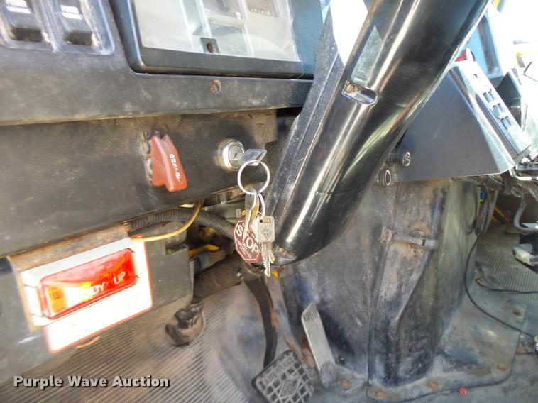 image for item DA3495 2002 International 4900 dump truck