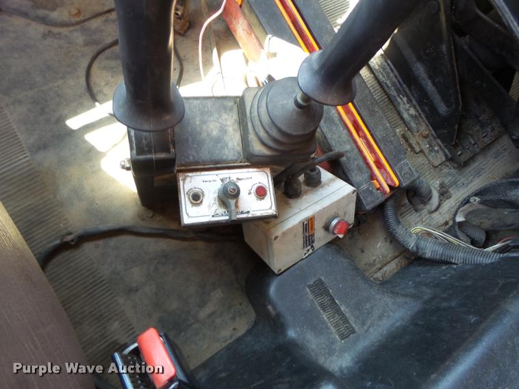 image for item DA3495 2002 International 4900 dump truck