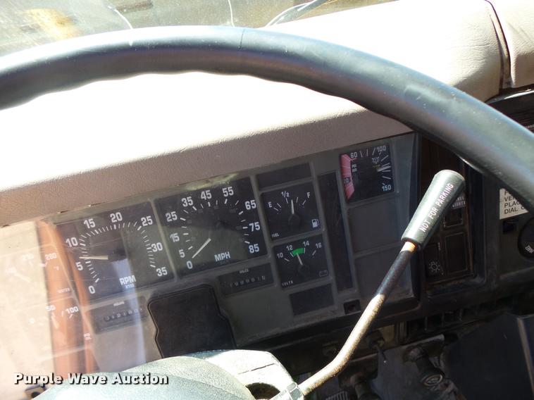 image for item DA3495 2002 International 4900 dump truck