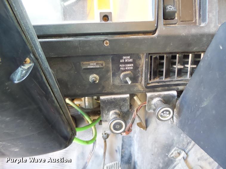 image for item DA3495 2002 International 4900 dump truck