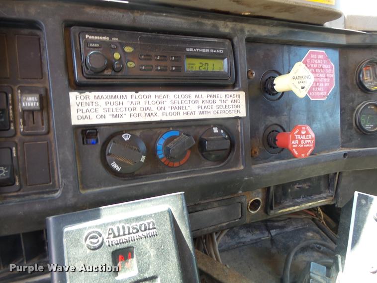 image for item DA3495 2002 International 4900 dump truck