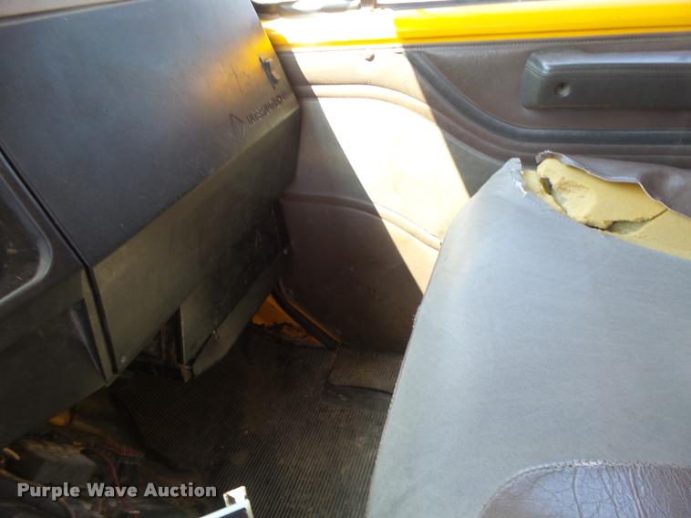 image for item DA3495 2002 International 4900 dump truck