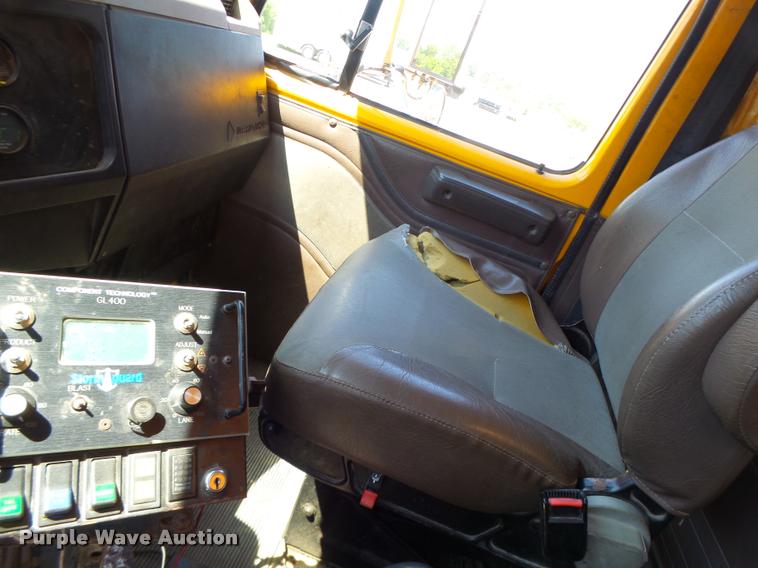 image for item DA3495 2002 International 4900 dump truck