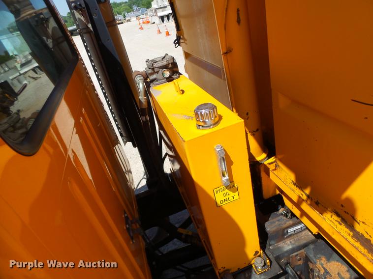 image for item DA3495 2002 International 4900 dump truck