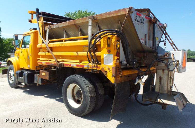 image for item DA3496 2002 International 4900 dump truck