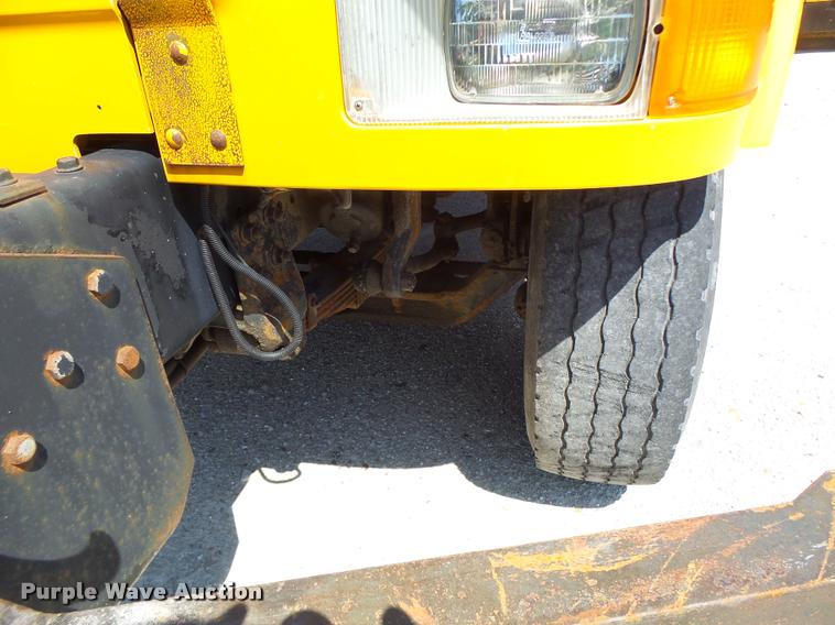 image for item DA3496 2002 International 4900 dump truck