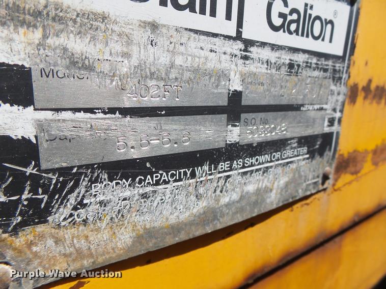 image for item DA3496 2002 International 4900 dump truck