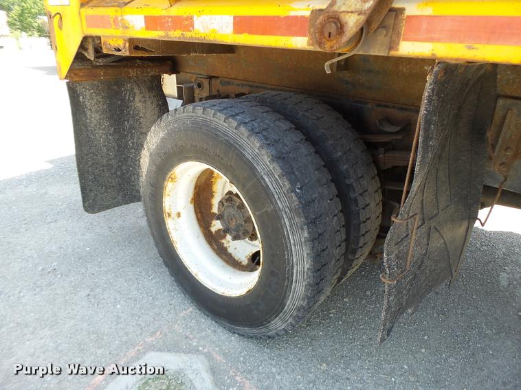 image for item DA3496 2002 International 4900 dump truck