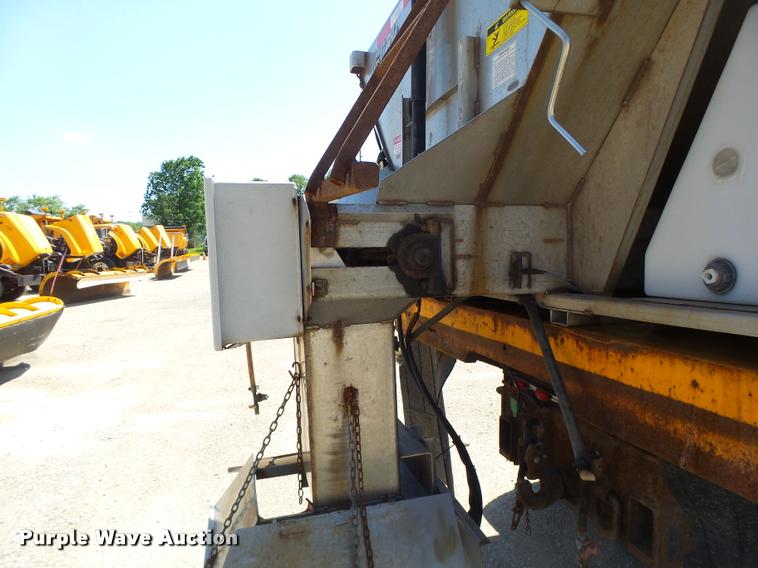 image for item DA3496 2002 International 4900 dump truck