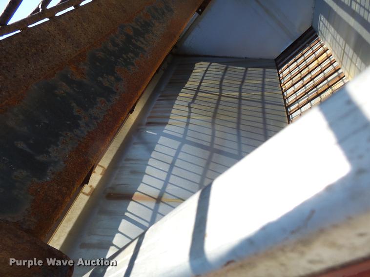 image for item DA3496 2002 International 4900 dump truck