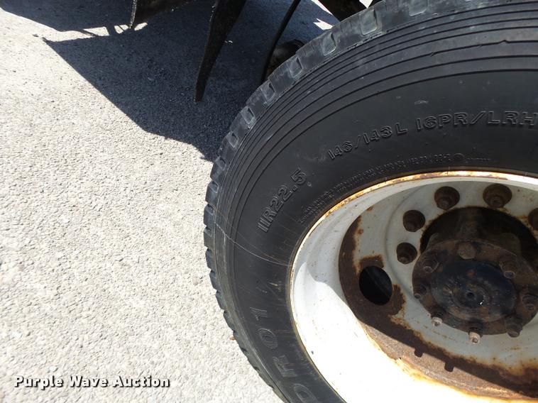 image for item DA3496 2002 International 4900 dump truck