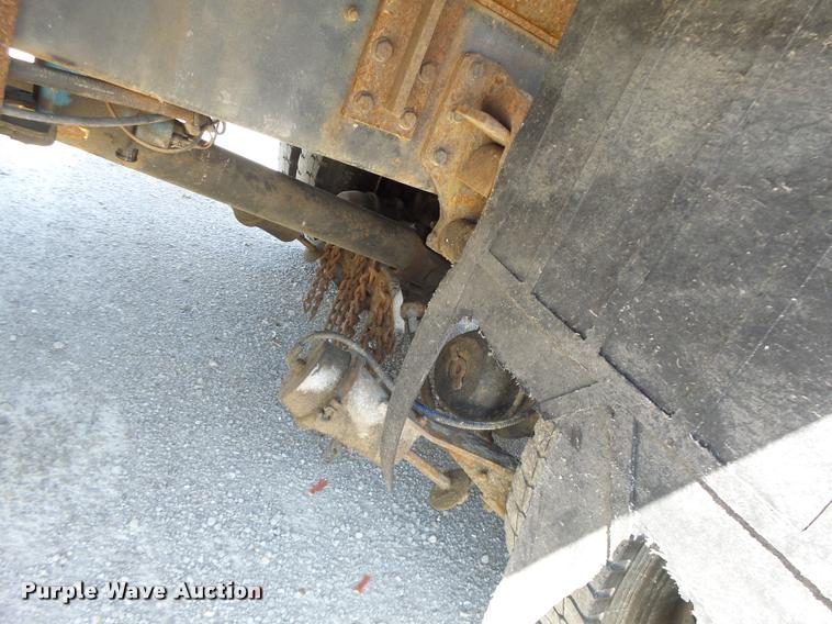 image for item DA3496 2002 International 4900 dump truck