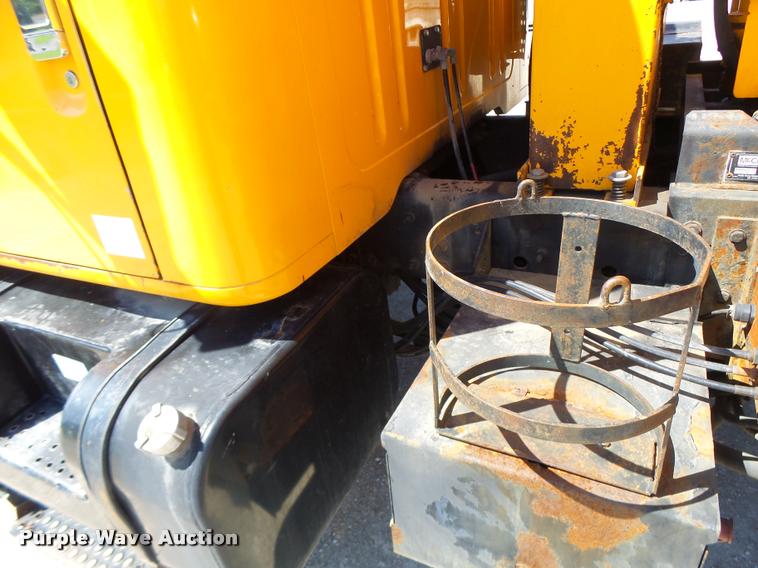 image for item DA3496 2002 International 4900 dump truck