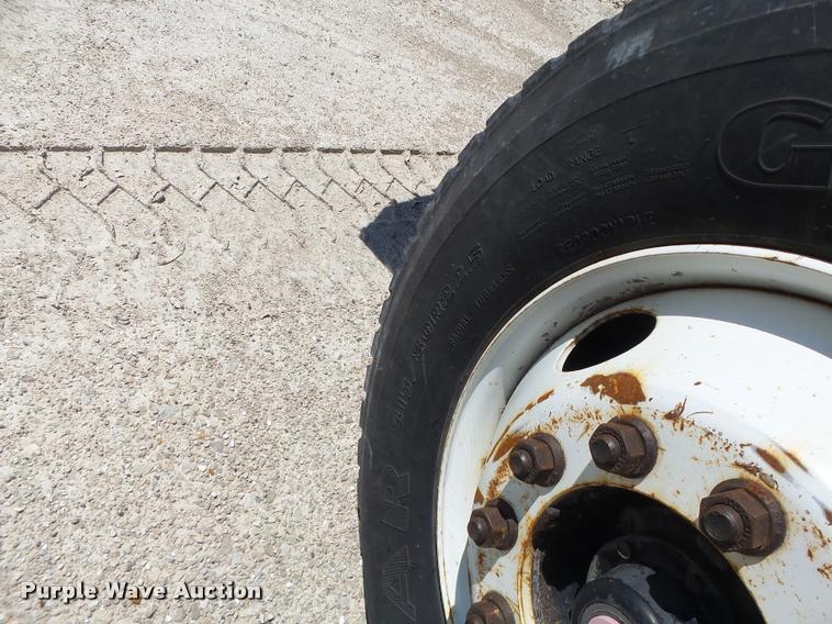 image for item DA3496 2002 International 4900 dump truck