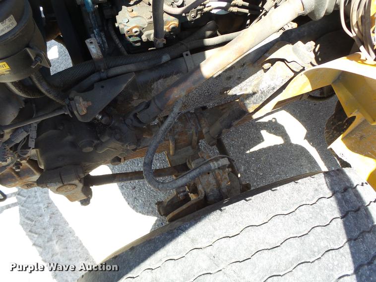 image for item DA3496 2002 International 4900 dump truck