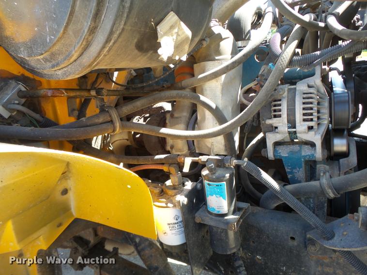 image for item DA3496 2002 International 4900 dump truck