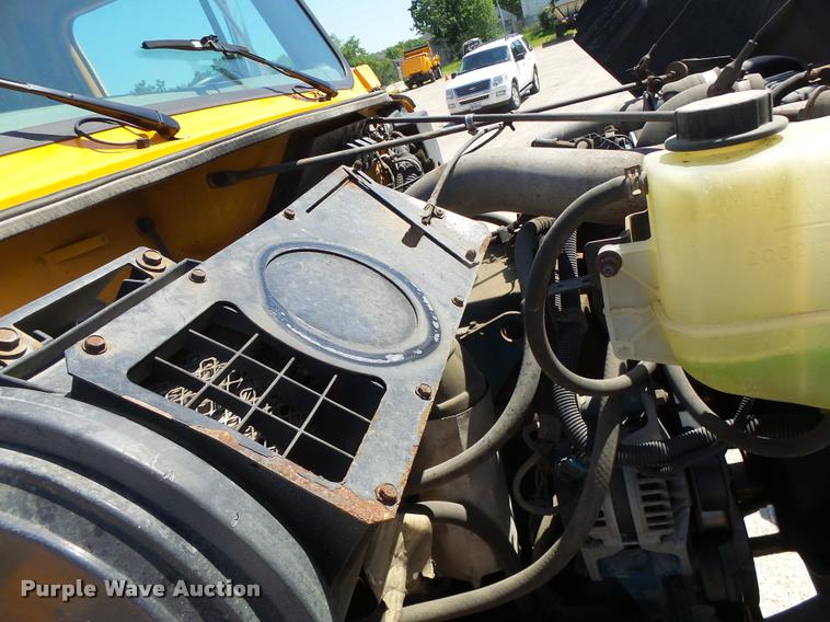 image for item DA3496 2002 International 4900 dump truck