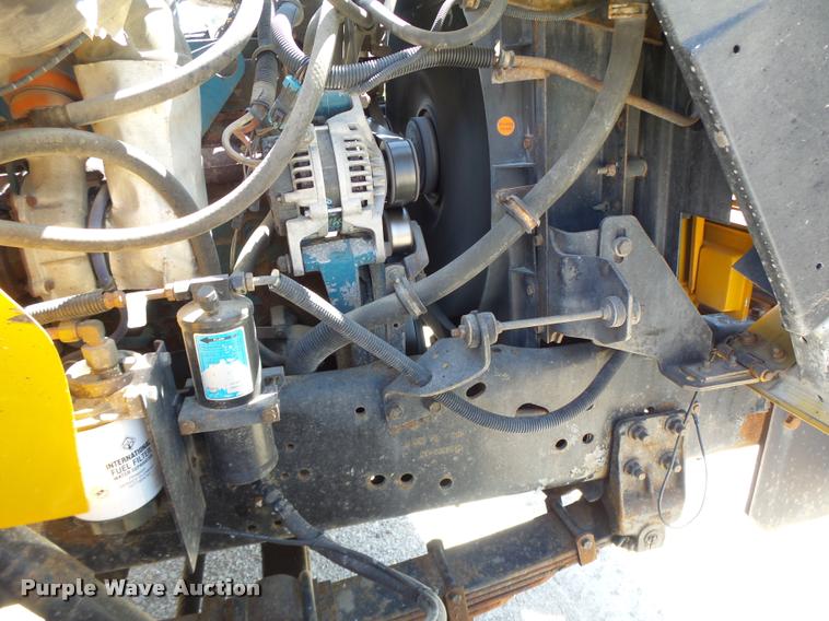 image for item DA3496 2002 International 4900 dump truck