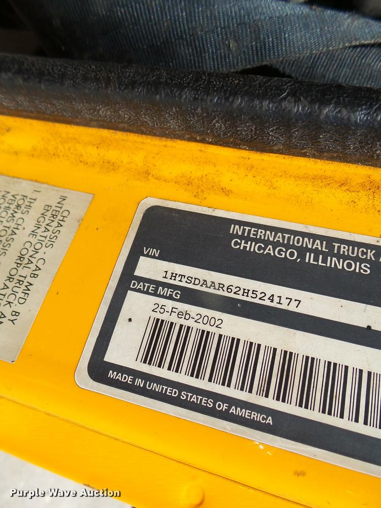 image for item DA3496 2002 International 4900 dump truck