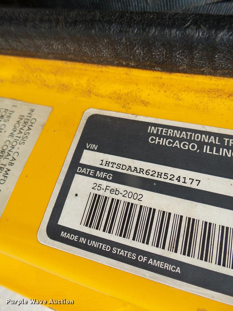 image for item DA3496 2002 International 4900 dump truck