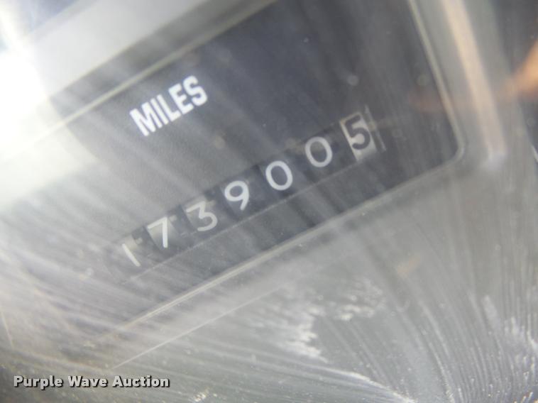 image for item DA3496 2002 International 4900 dump truck